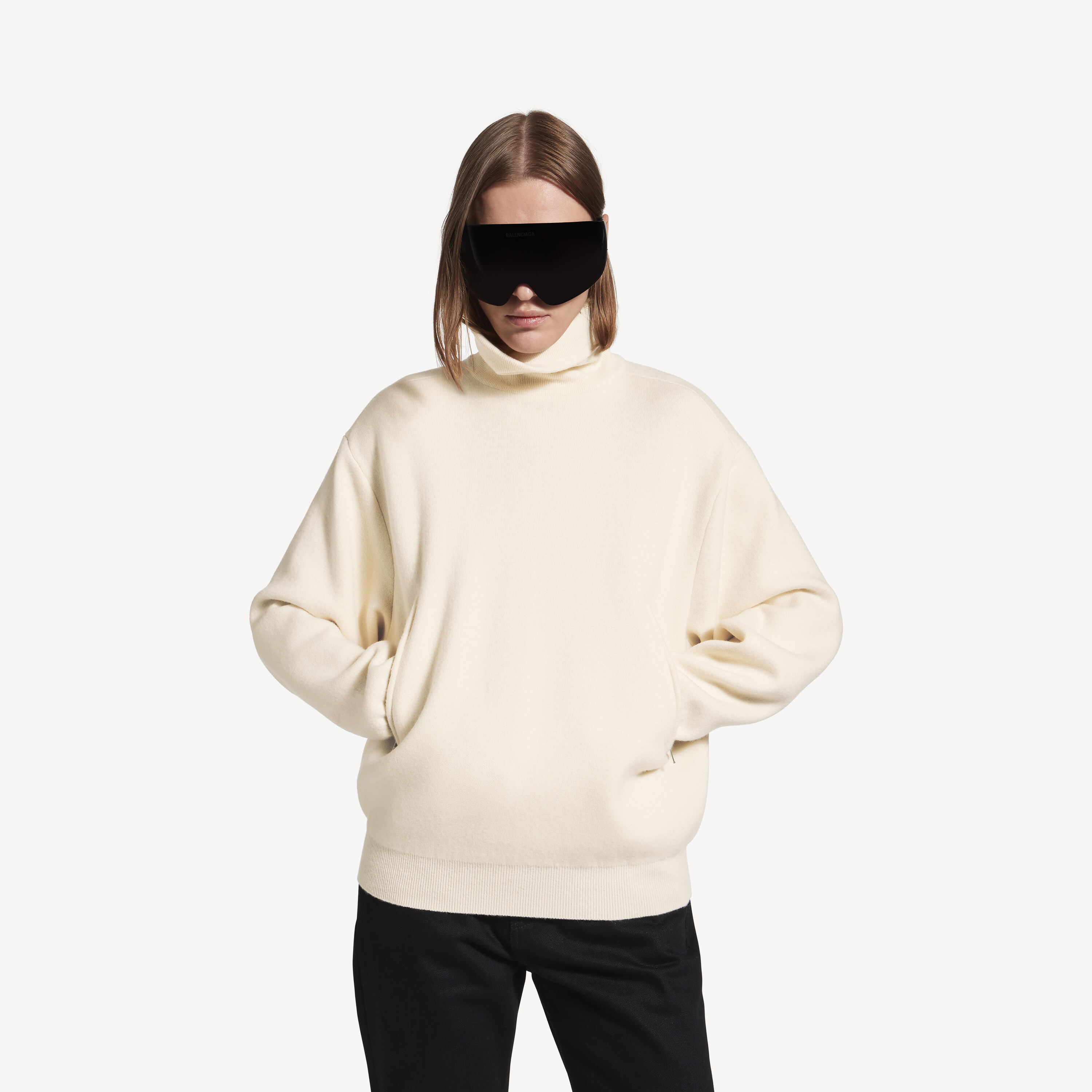 バレンシアガ 22AW ロゴニットトップス ベージュ ウィメンズ's ニットウェア | Balenciaga JP