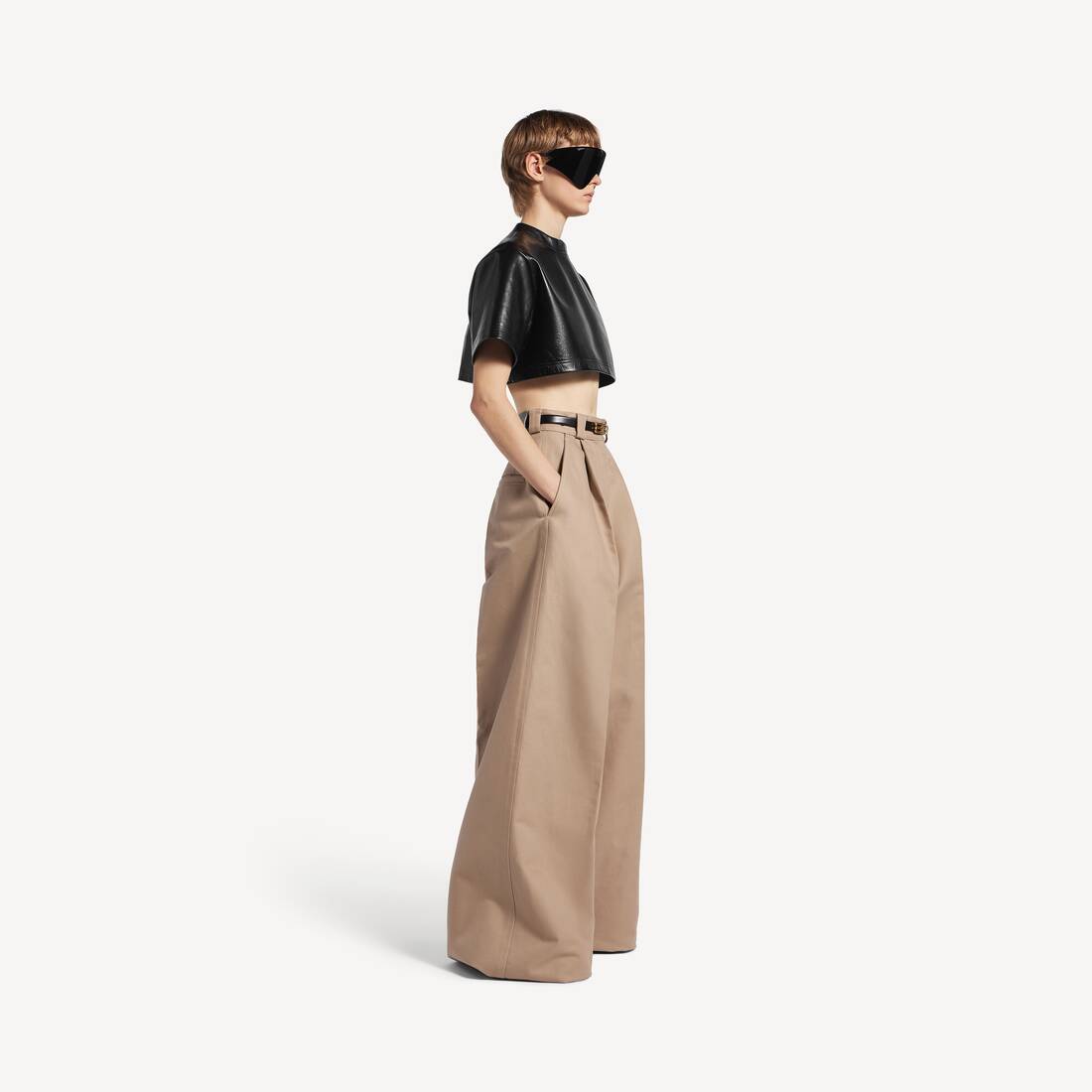 Women's Cropped T-shirt in Black | Balenciaga Cyprus EN - Image 3