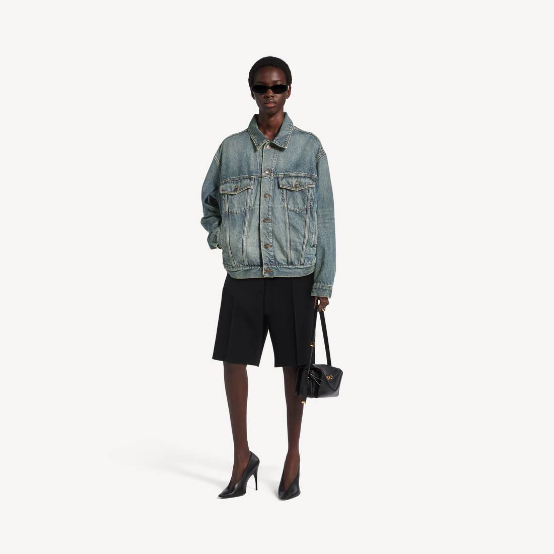 Women's Kick Denim Jacket in Dirty Vintage Blue | Balenciaga Taiwan Region EN - Image 2