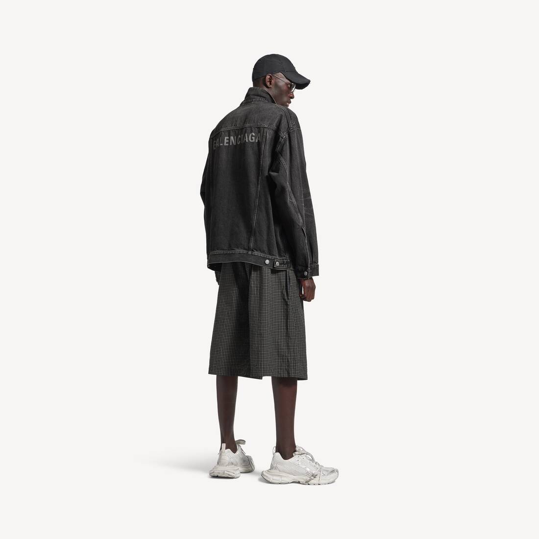 Oversized Jacket in Black | Balenciaga Netherlands EN - Image 3