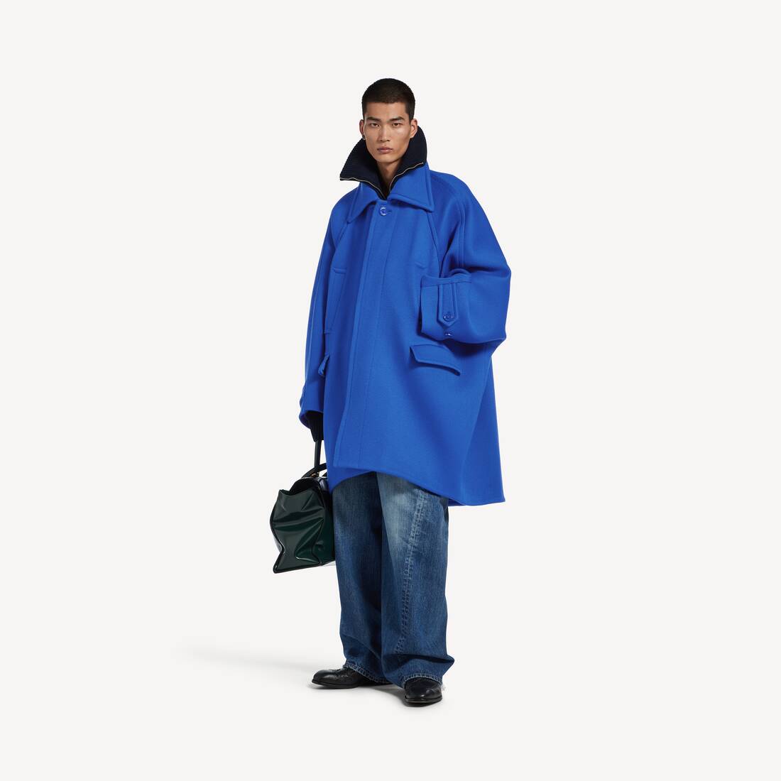 エレクトリックブルー の メンズ ラージ Cocoon コート | Balenciaga 日本 JA - Image 2
