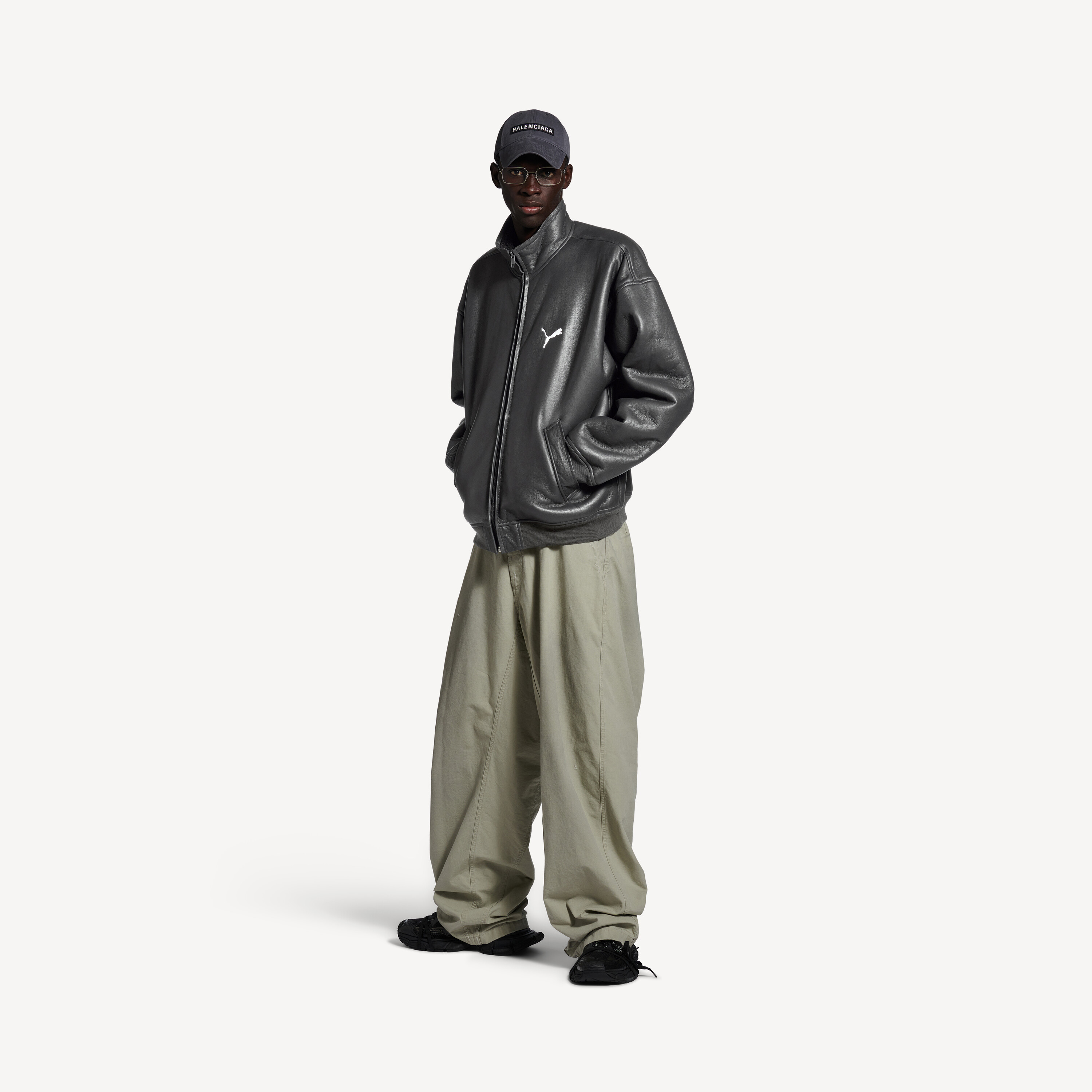 Balenciaga | Puma レザージャケット で チャコール | Balenciaga JP