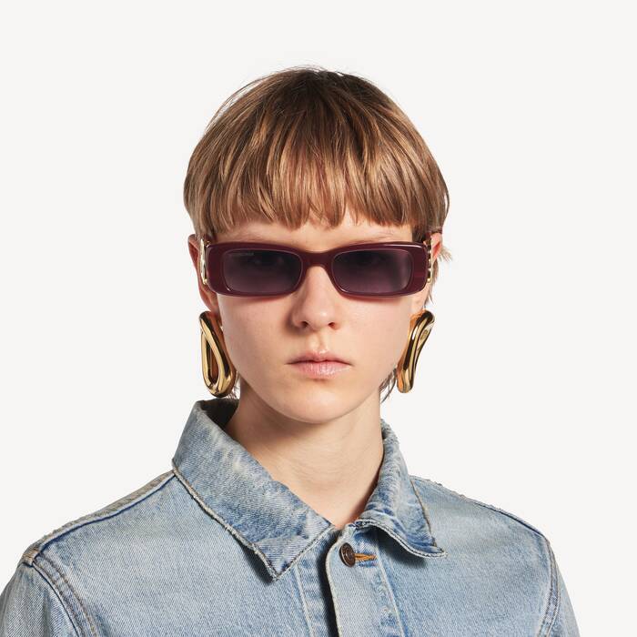 Lunettes De Soleil Rectangle Dynasty pour Femme en Bordeaux Fonc&eacute; - Femme | Balenciaga France FR - Image 2