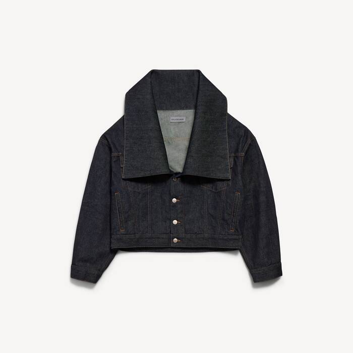 chaqueta boxy con cuello alto 