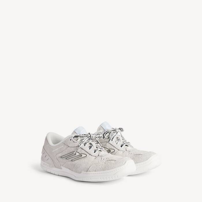 hamptons suede sneaker