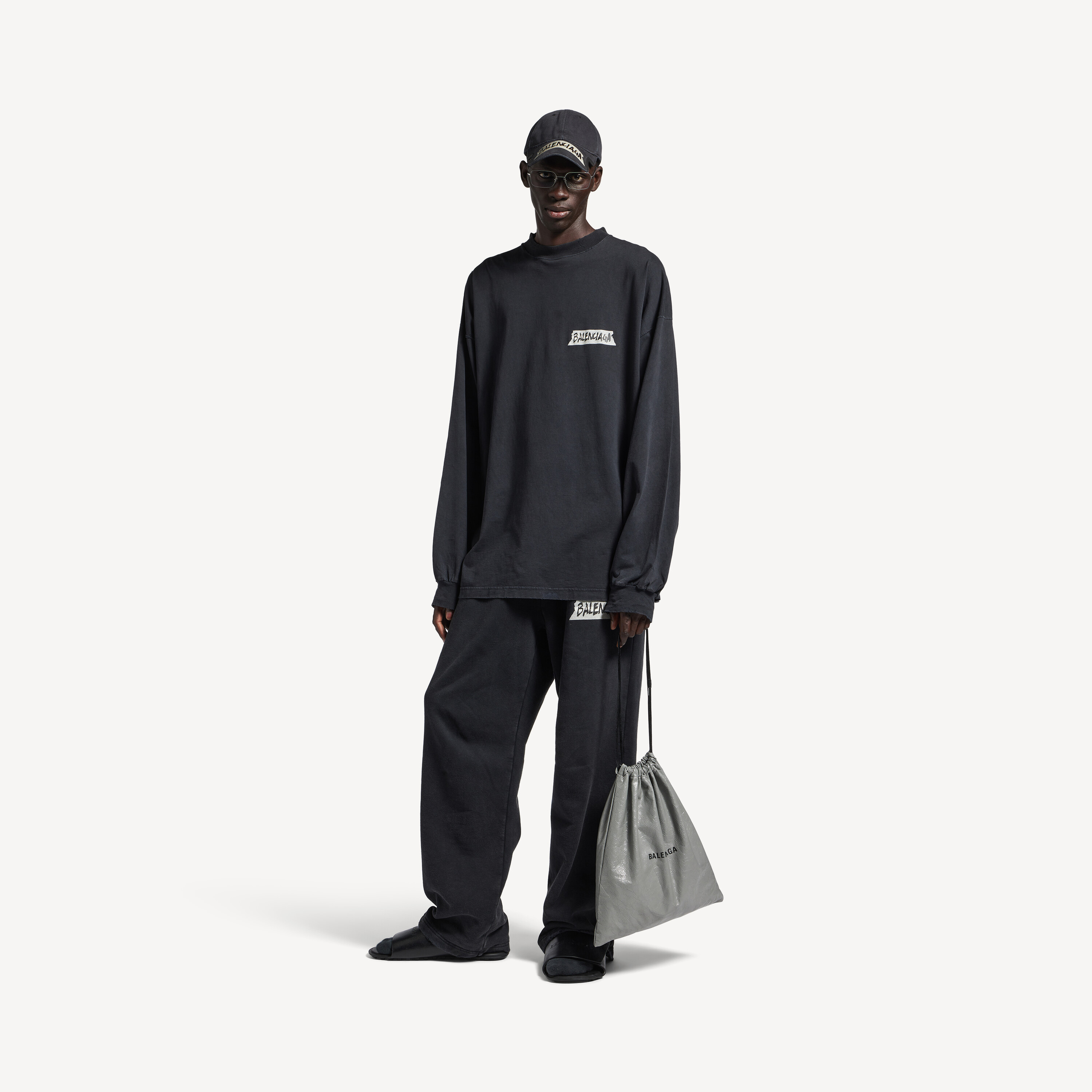 Men's Bb Icon Stencil Long Sleeve T-shirt Large Fit in Faded Black