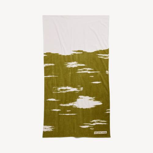 brush scratch beach towel