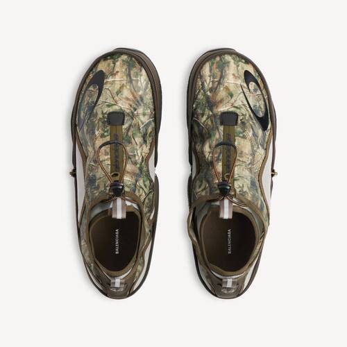 pocket sneaker