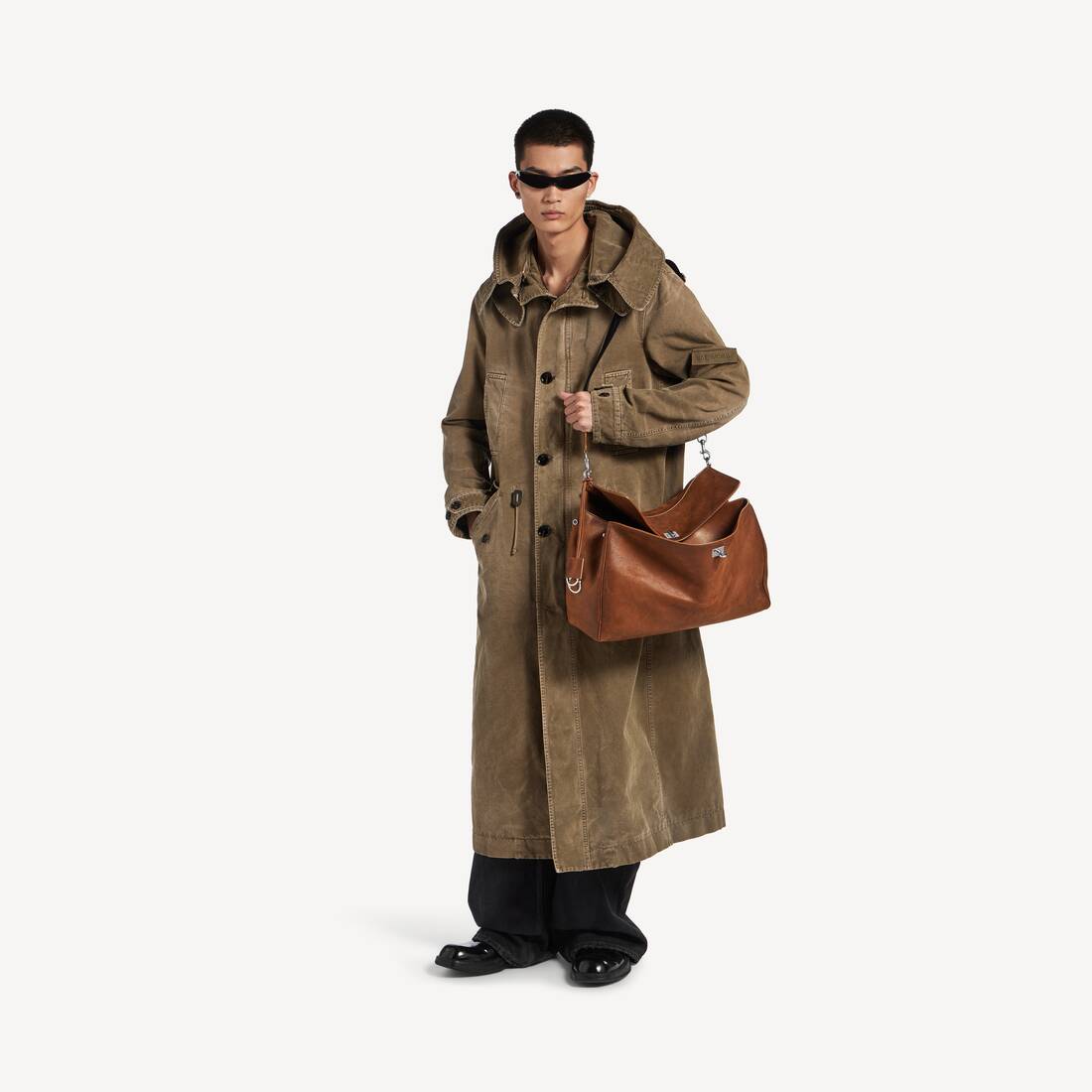 Men's Rodeo Messenger Bag Medium in Caramel | Balenciaga Netherlands EN - Image 9