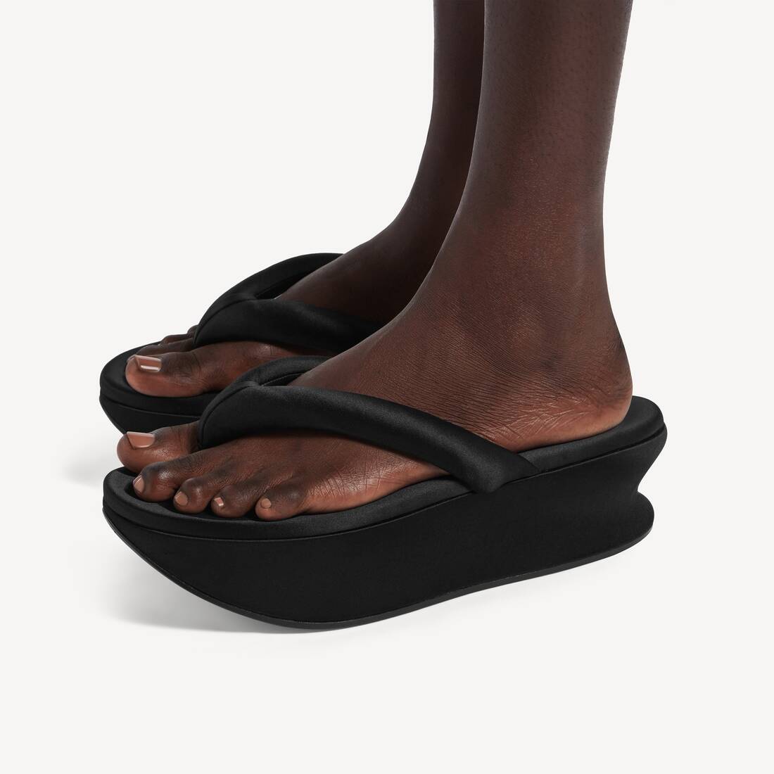 Women's Gaeta Thong in Black | Balenciaga United Kingdom EN - Image 5