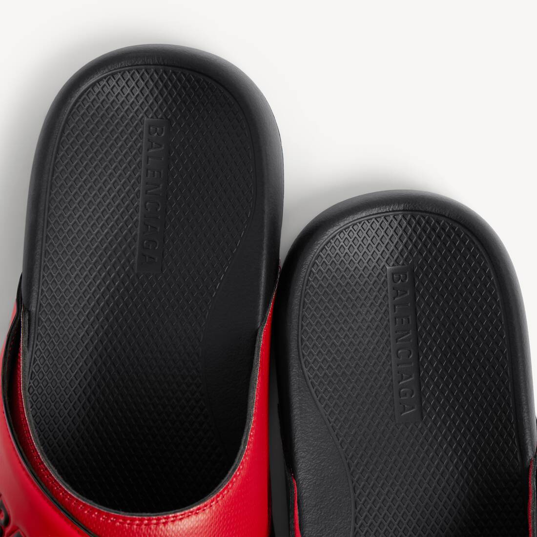 Sandale &Agrave; Enfiler Sporty Pool pour Homme en Noir/rouge | Balenciaga Belgique FR - Image 2