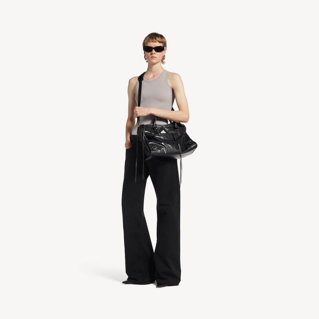 Women's Le City Bag Medium in Black | Balenciaga Netherlands EN - Image 9