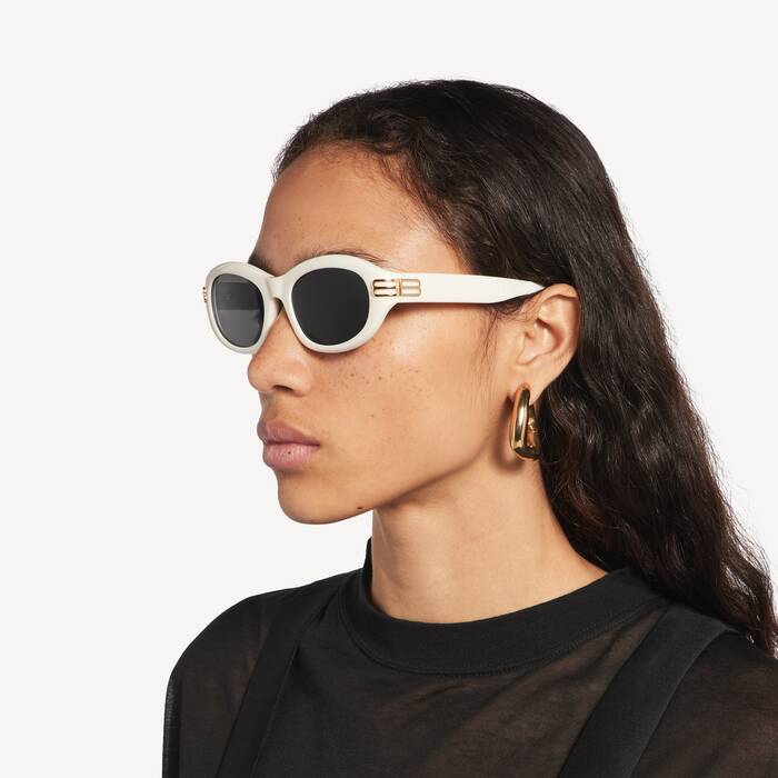 Women's Casino Round Af Sunglasses in Ivory Cream - Women | Balenciaga United States EN - Image 3