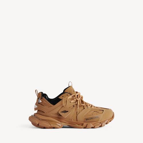 track yard trainers