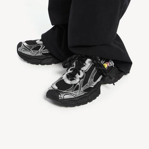 3xl sneaker with charms