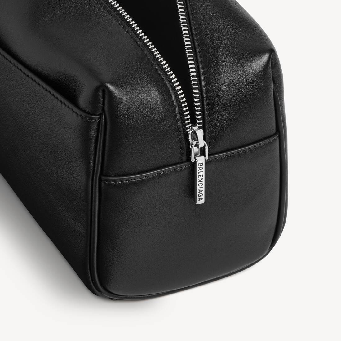 Men's Rodeo Toiletry Pouch in Black | Balenciaga Japan EN - Image 5