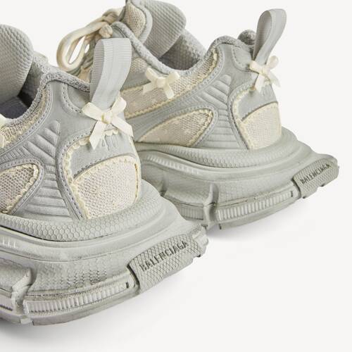 3xl tulle sneaker
