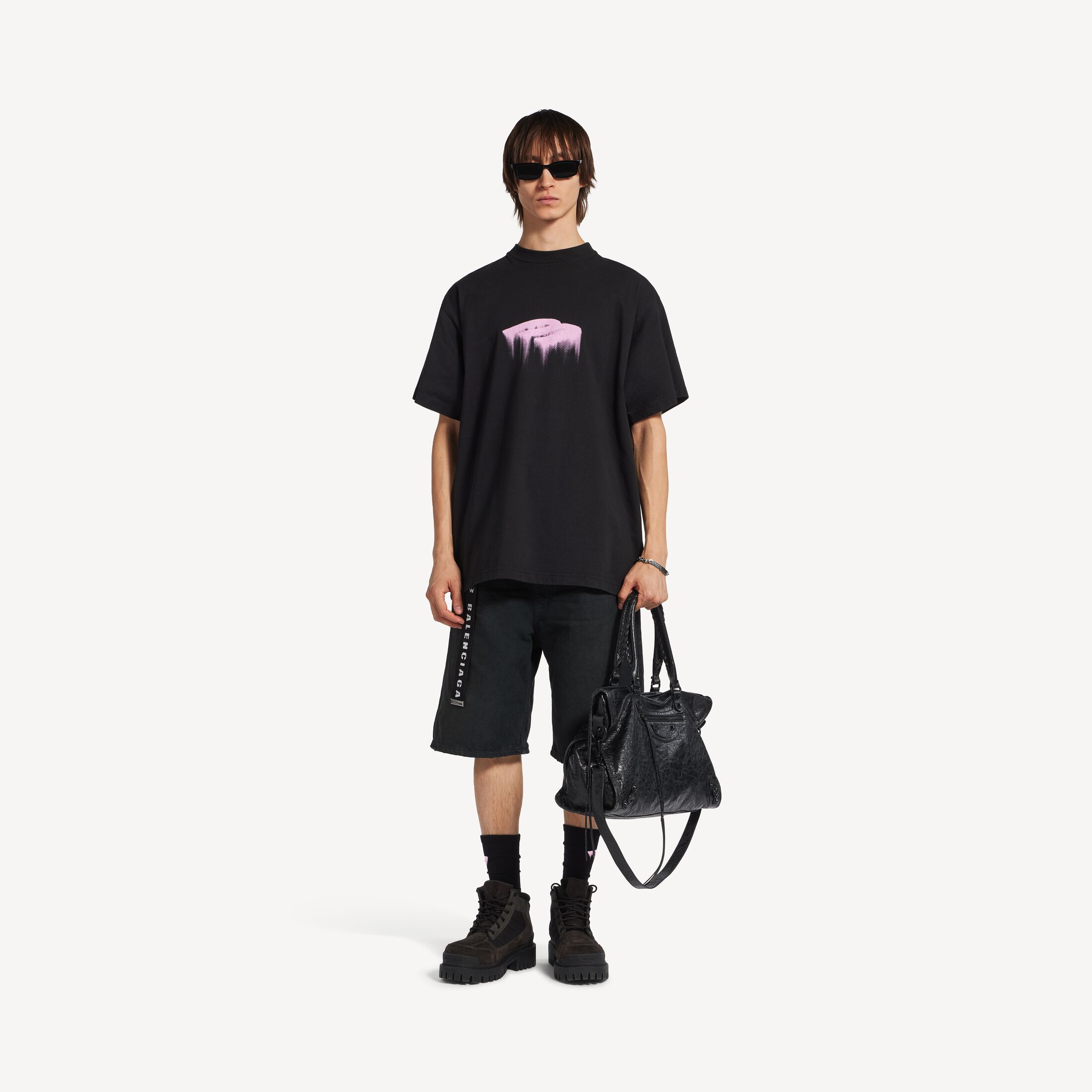 발렌시아가 남성 웻 브러시 오버사이즈 티셔츠 (블랙) 850345TUVJ81000