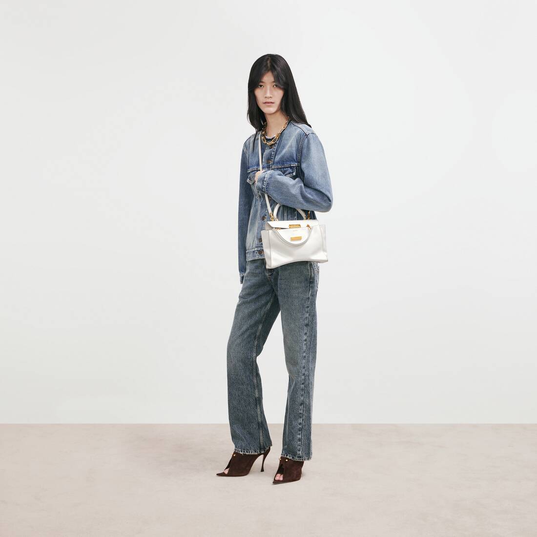 Hourglass Avenue Henkeltasche Klein f&uuml;r Damen in Schneewei&szlig; | Balenciaga Deutschland DE - Image 9