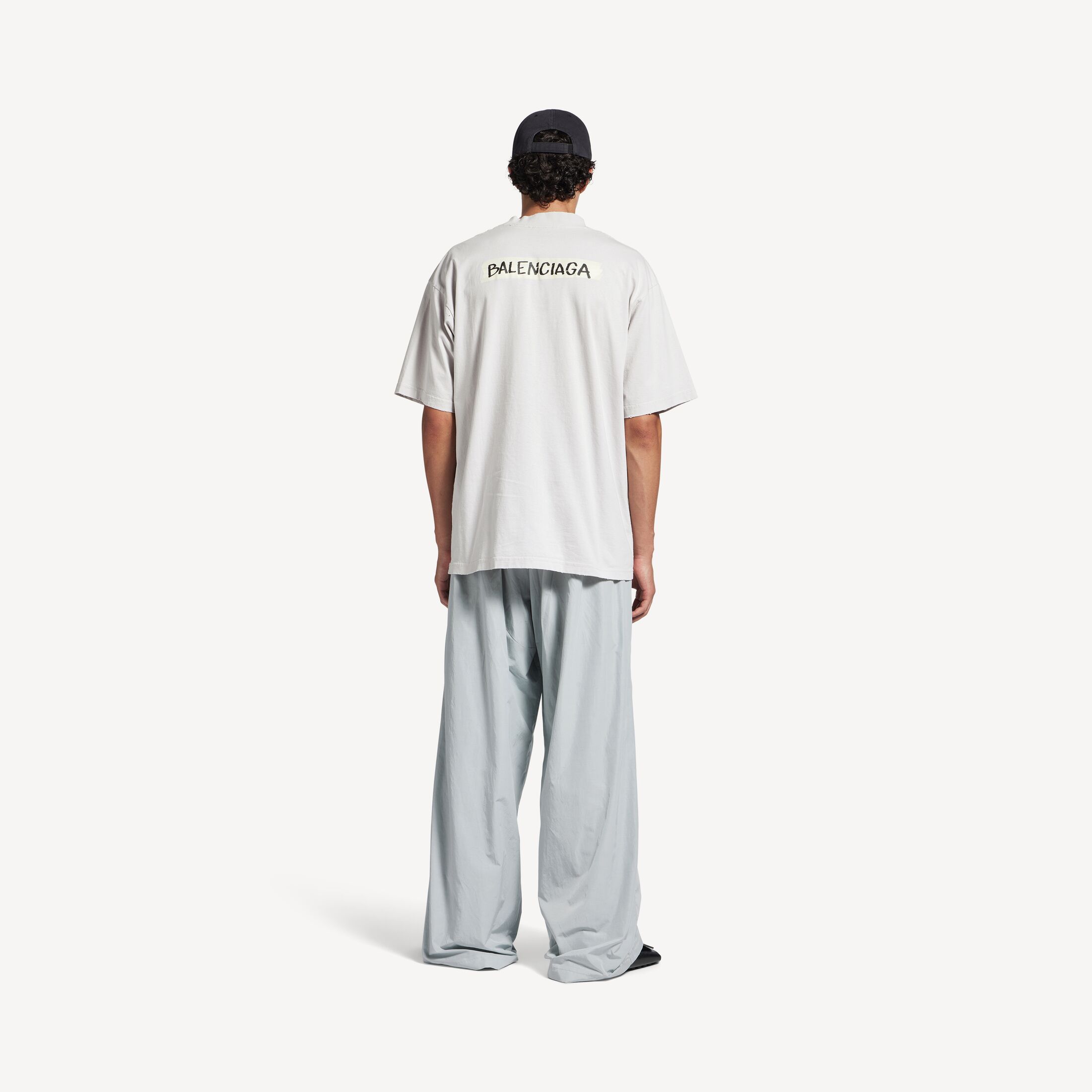 발렌시아가 남성 마스킹 테이프 미디엄 핏 티셔츠 (더티 화이트) 764235TTVL69012