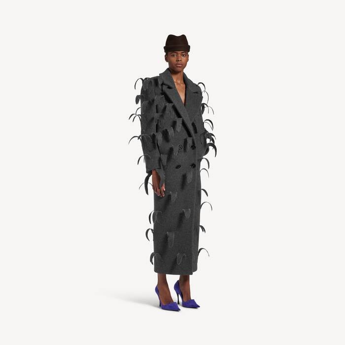 Maxi-mantel Mit Federn-stickerei f&uuml;r Damen in Anthrazit - Damen | Balenciaga Deutschland DE - Image 1