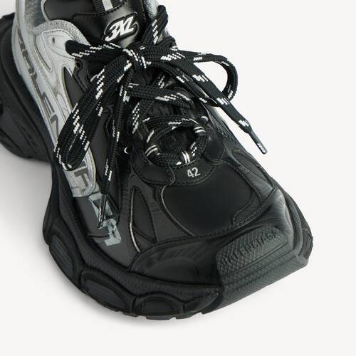 3xl metallic split sneaker