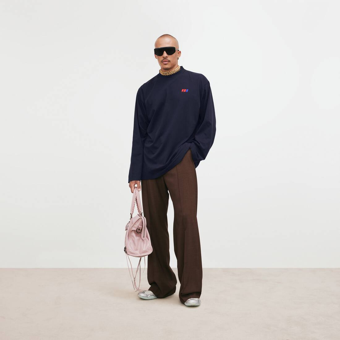 Men's 80s Sport Long Sleeves Oversized T-shirt in Navy | Balenciaga Czech Republic EN - Image 2