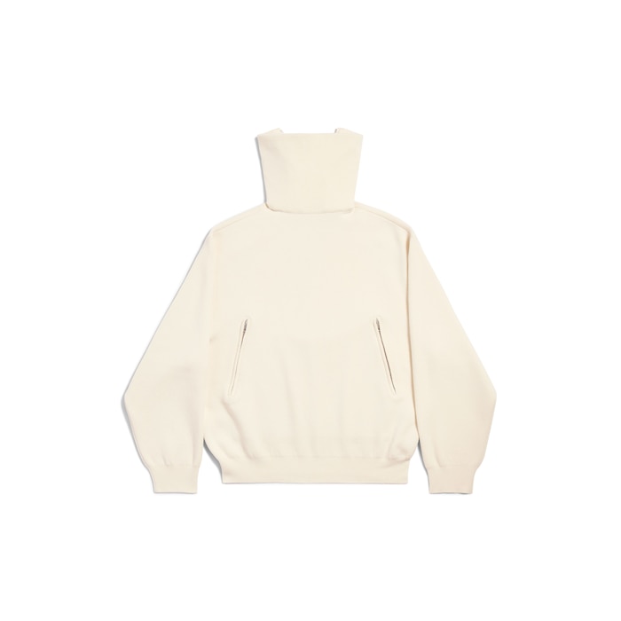back-to-front pullover mit hochgeschlossenem kragen