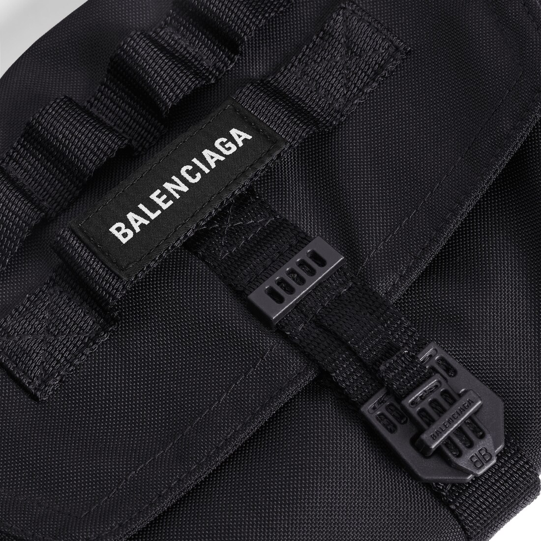 国内直営**BALENCIAGA** Army スモール メッセンジャーバッグ Men's Army Messenger Bag Small in Black | Balenciaga US