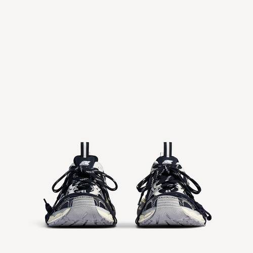 3xl split logo sneaker