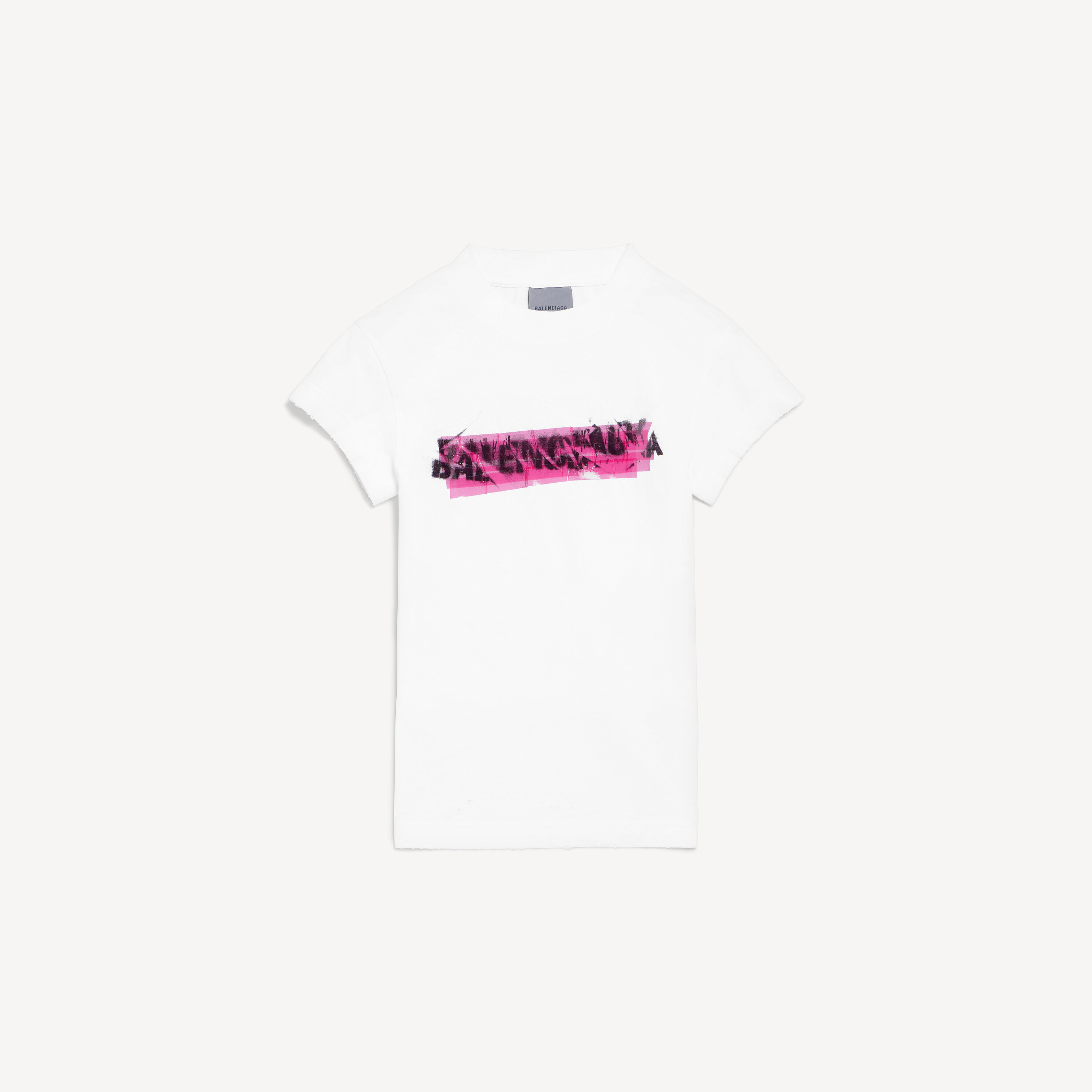 Messy spray chopped back t-shirt