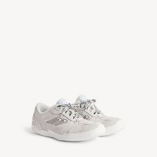 hamptons suede sneaker