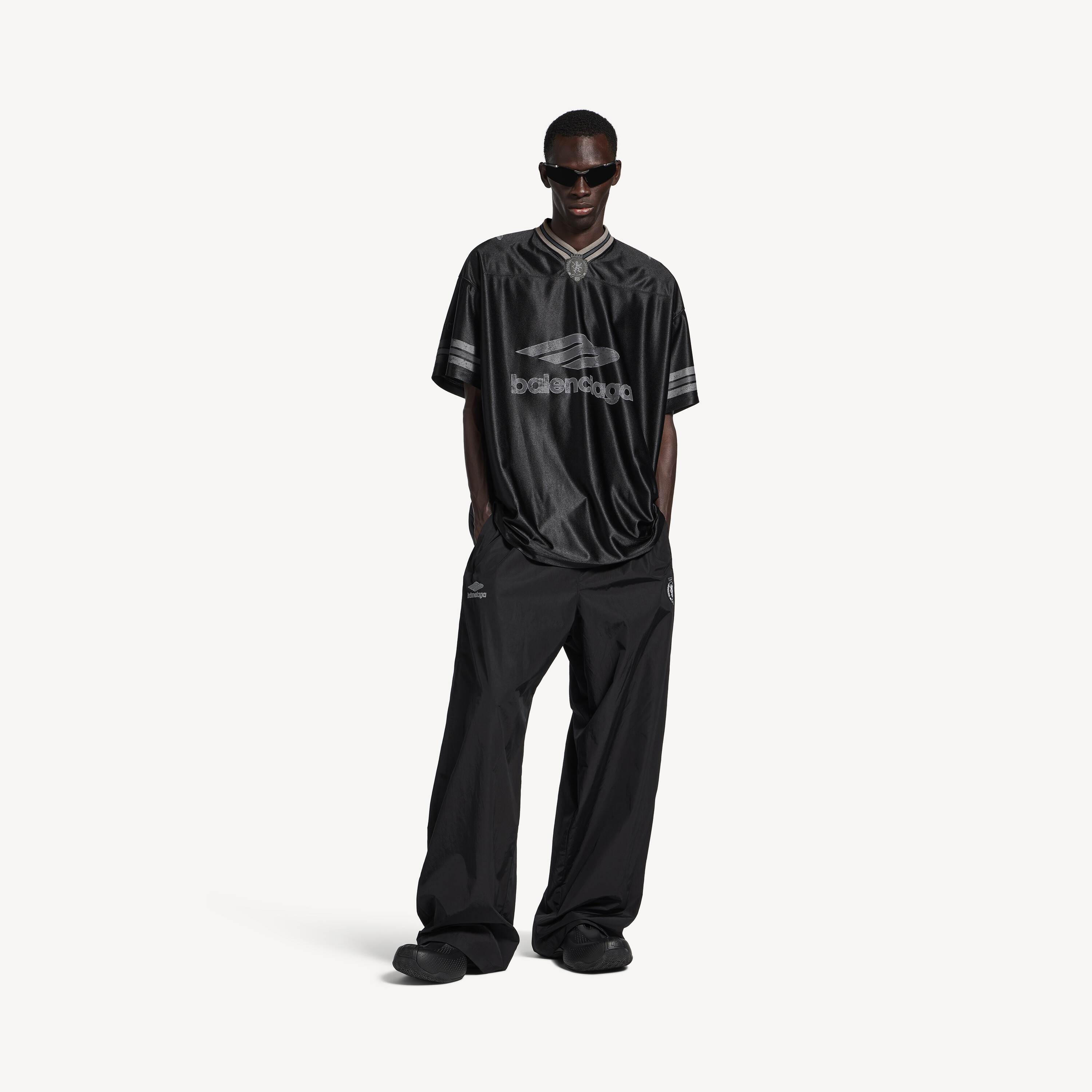 Men's 3b Football V-neck T-shirt Oversized in Black/anthracite