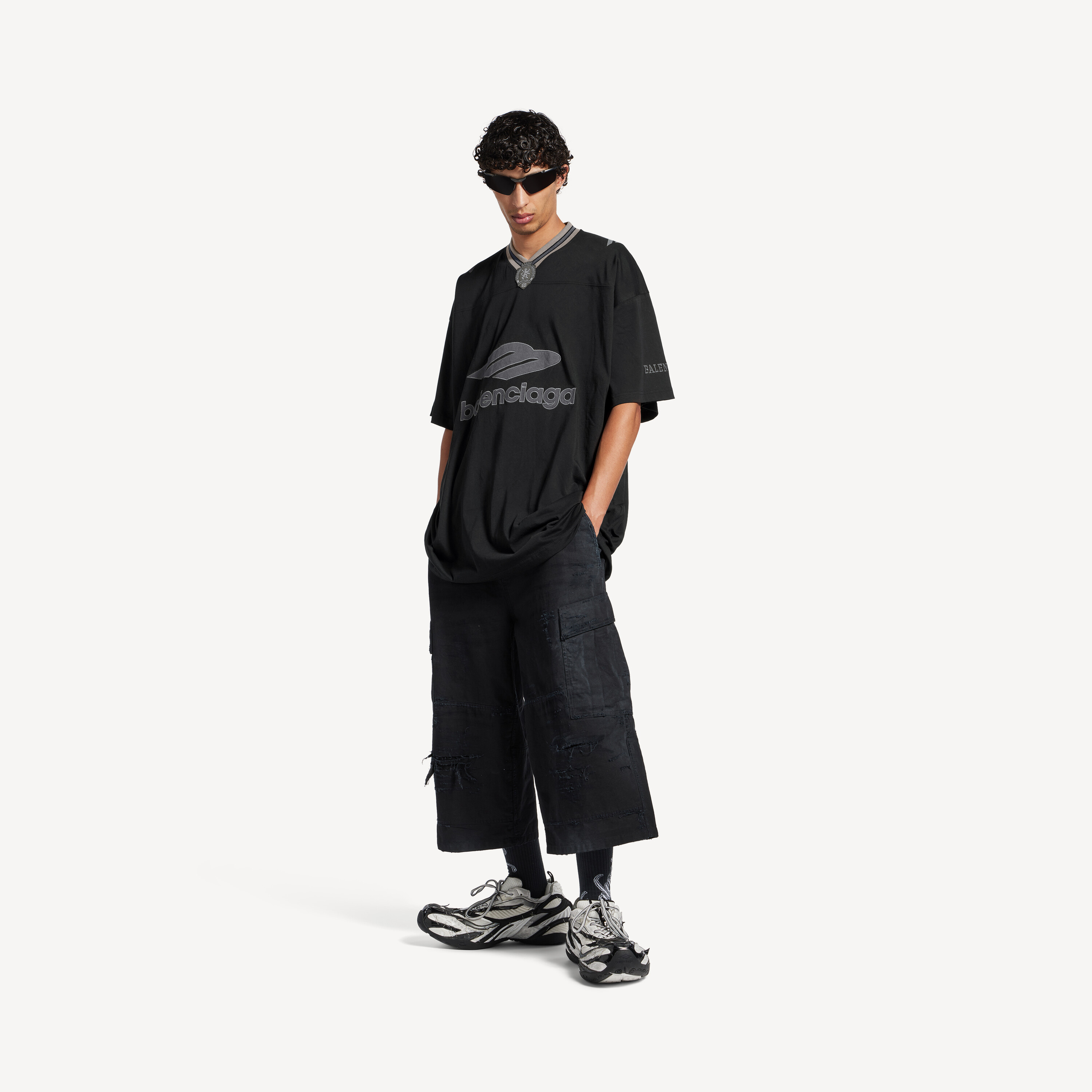 BALENCIAGA X RATED VネックTシャツＸＸＸＬ Men's 3b Football V-neck T-shirt Oversized in Black/anthracite
