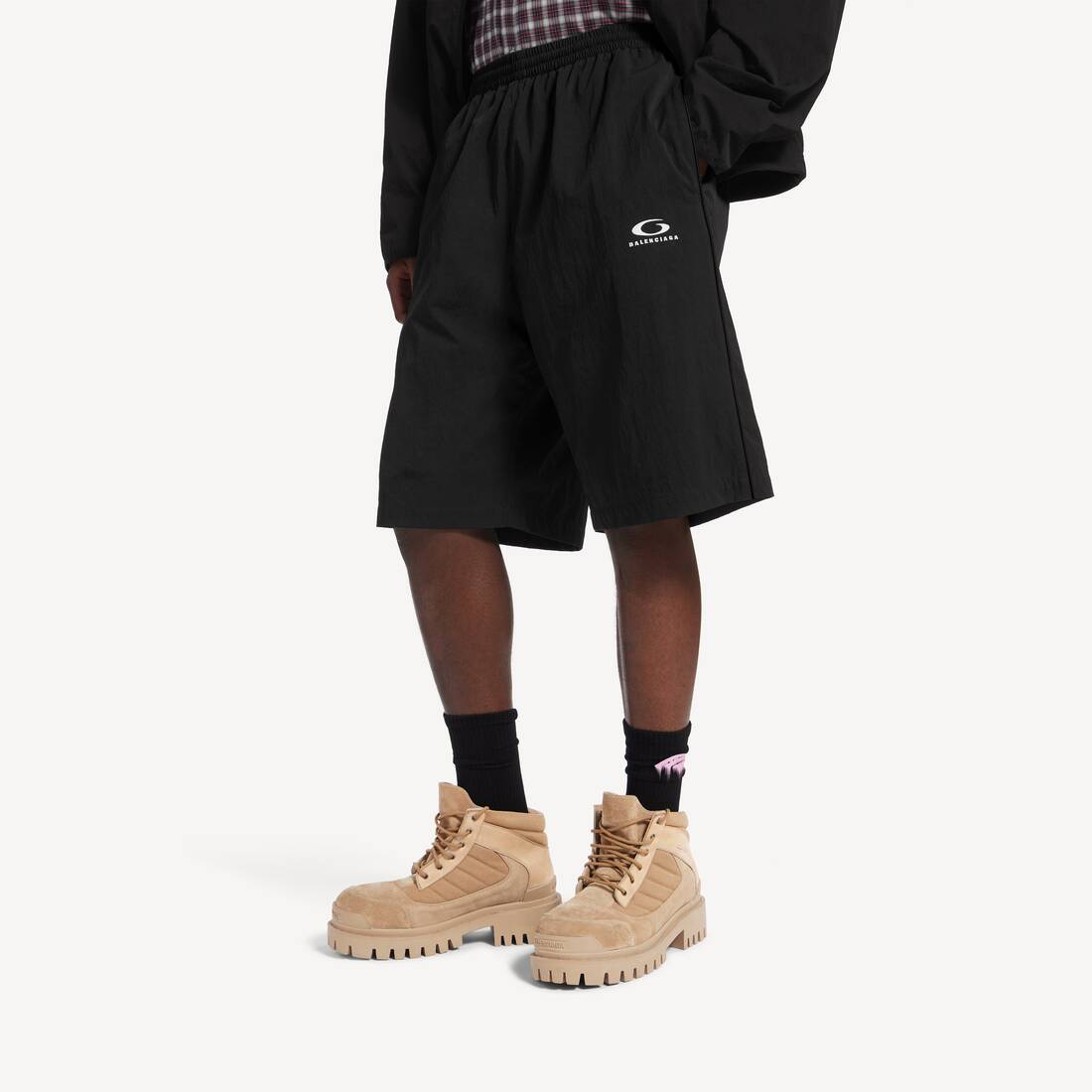 Homme's Short De Surv&ecirc;tement in Noir | Balenciaga France FR - Image 5