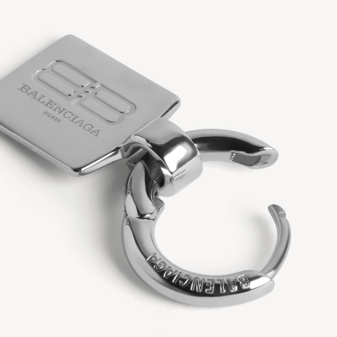 Malibu Pearl Earrings in Shiny Silver | Balenciaga Zimbabwe EN - Image 3