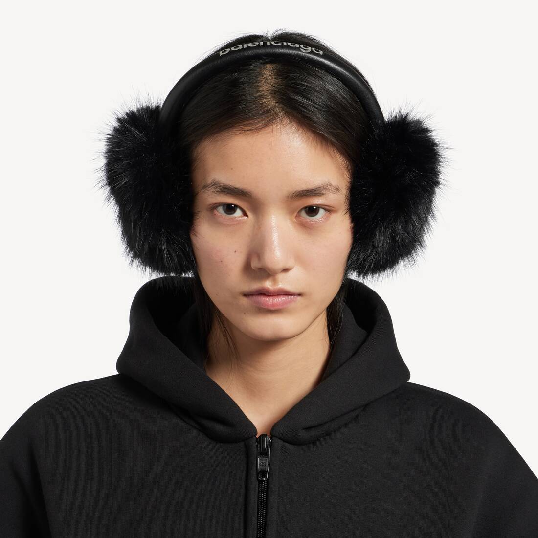 Orejeras para Mujer en Negro | Balenciaga Espa&ntilde;a ES - Image 4