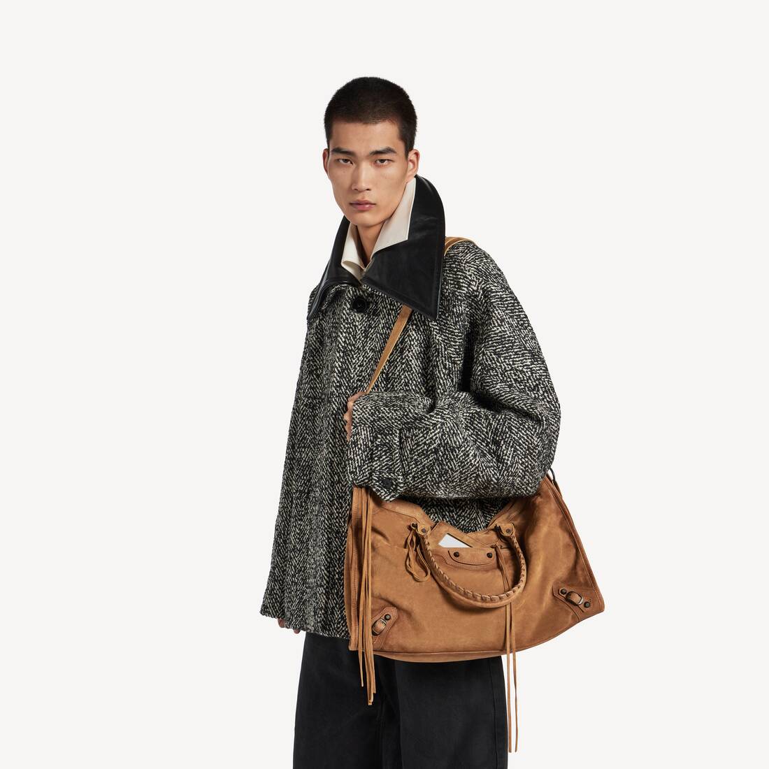 Men's Le City Bag Large in Camel | Balenciaga United States EN - Image 7