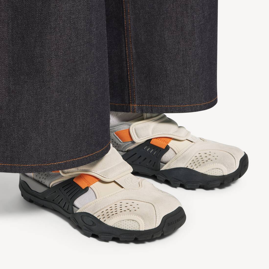 Men's Hike Sandal Sneaker in Grey/beige/orange/black | Balenciaga Canada EN - Image 6