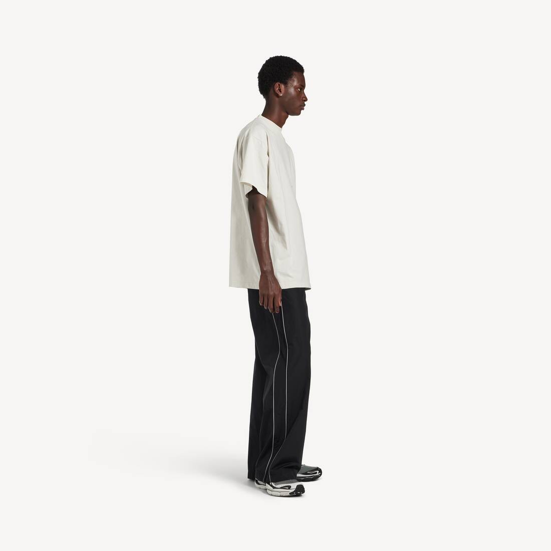 Men's Bodies Oversized T-shirt in Ivory | Balenciaga Republic Of Korea EN - Image 3