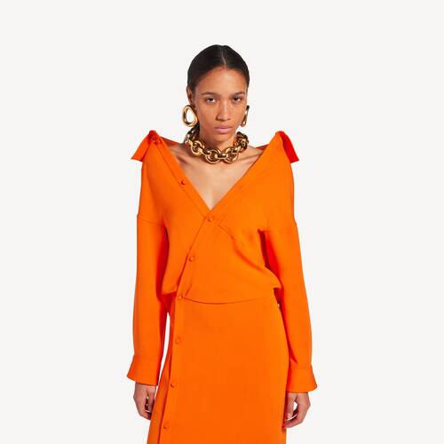 vestido off-shoulder