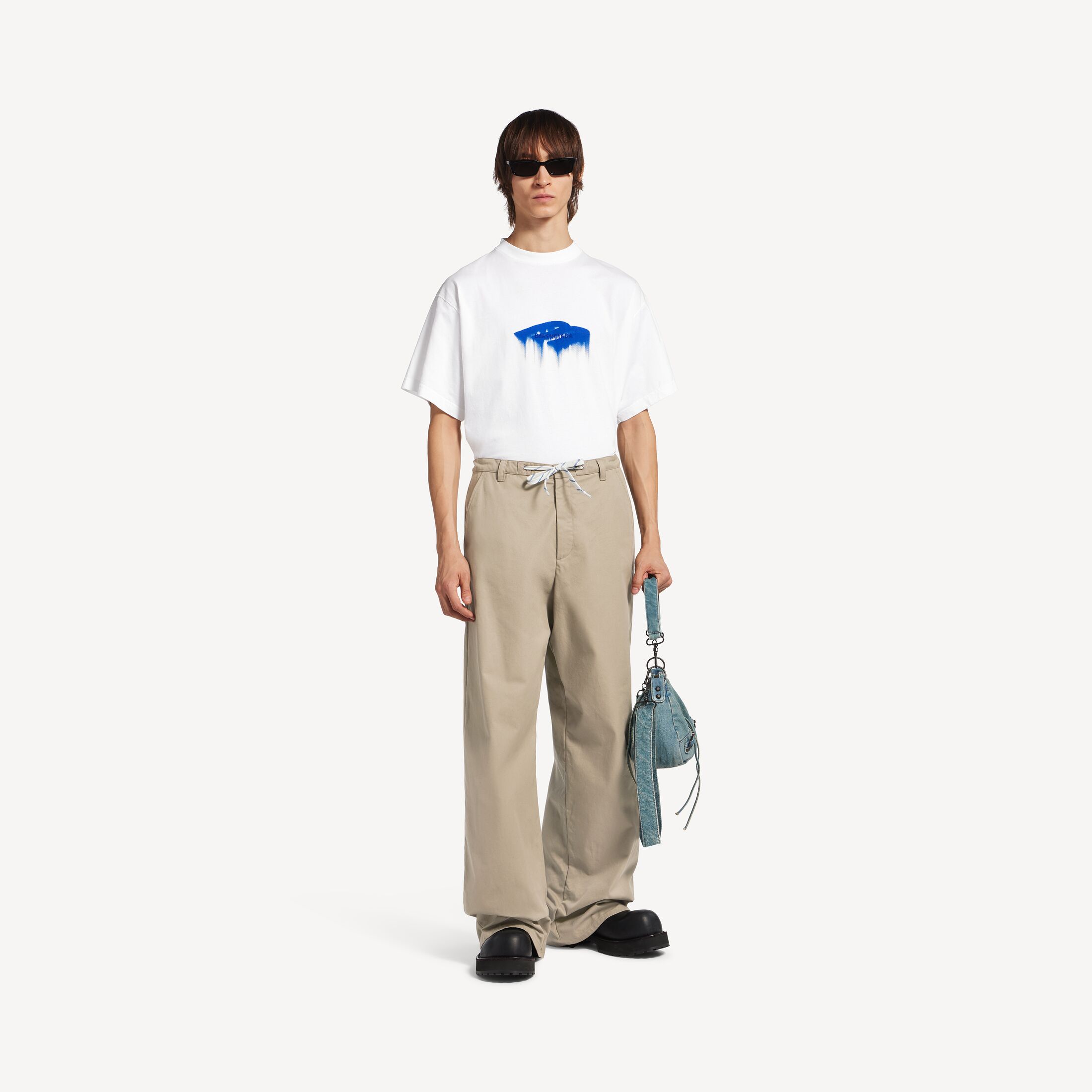 발렌시아가 남성 웻 브러시 오버사이즈 티셔츠 (화이트) 850345TUVJ89000