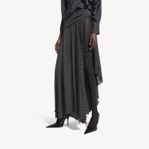 tucked-in maxi skirt