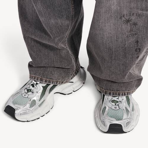 3xl gradient sneaker