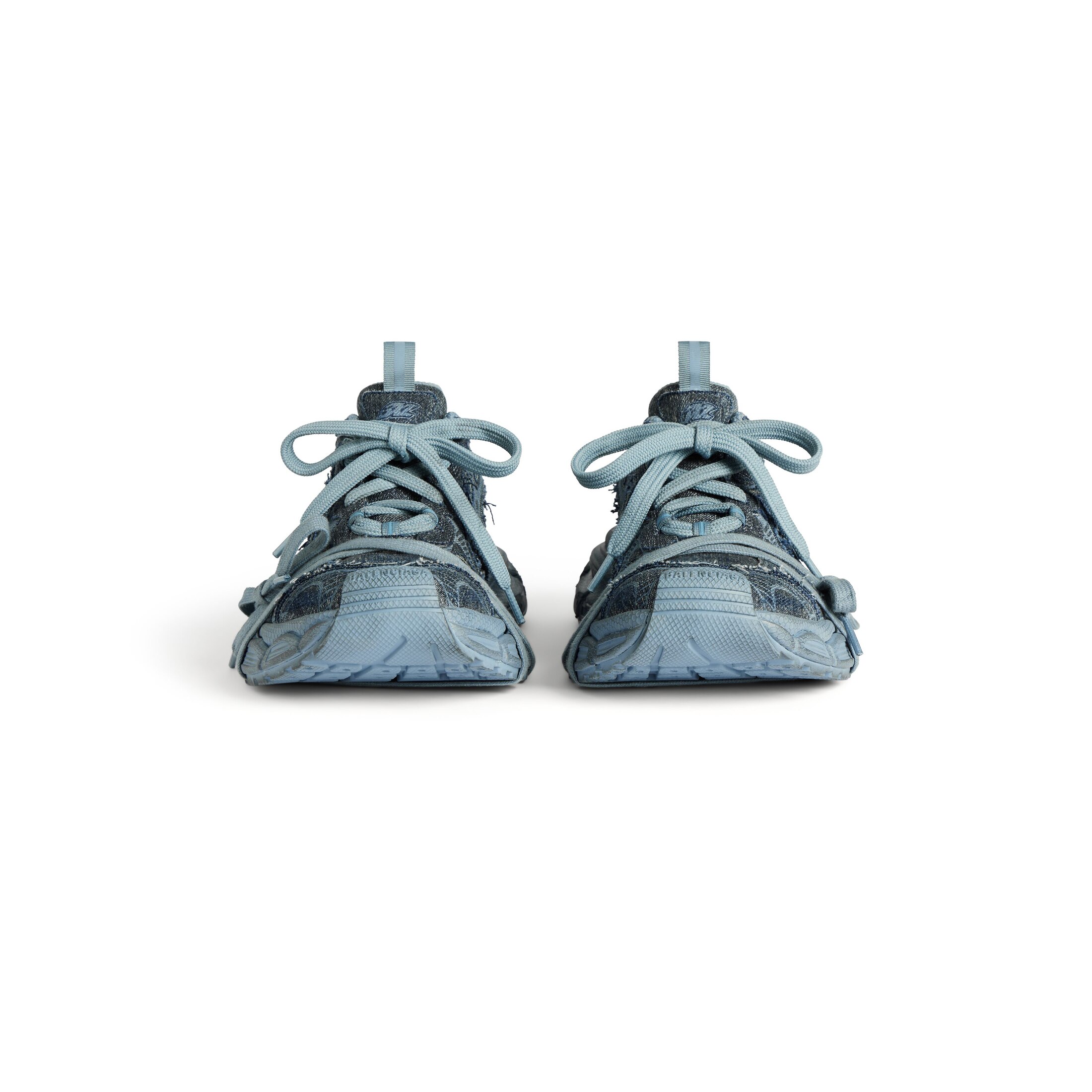 3xl sneaker