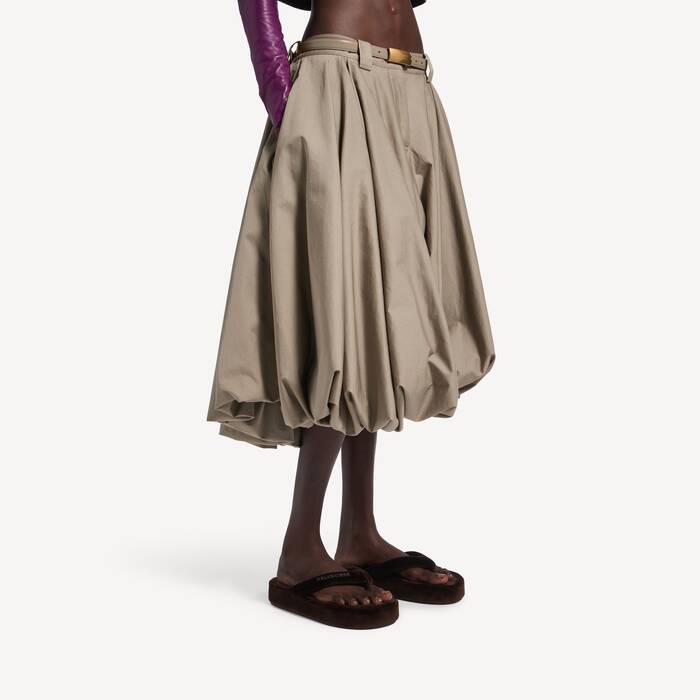 Women's Balloon Shorts in New Beige - Women | Balenciaga Portugal EN - Image 3