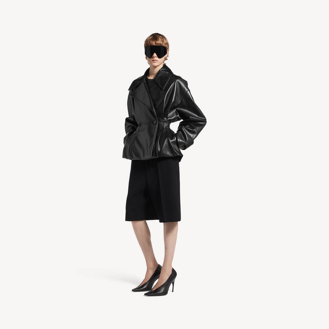 Women's Folded Short Trench in Black | Balenciaga Poland EN - Image 2