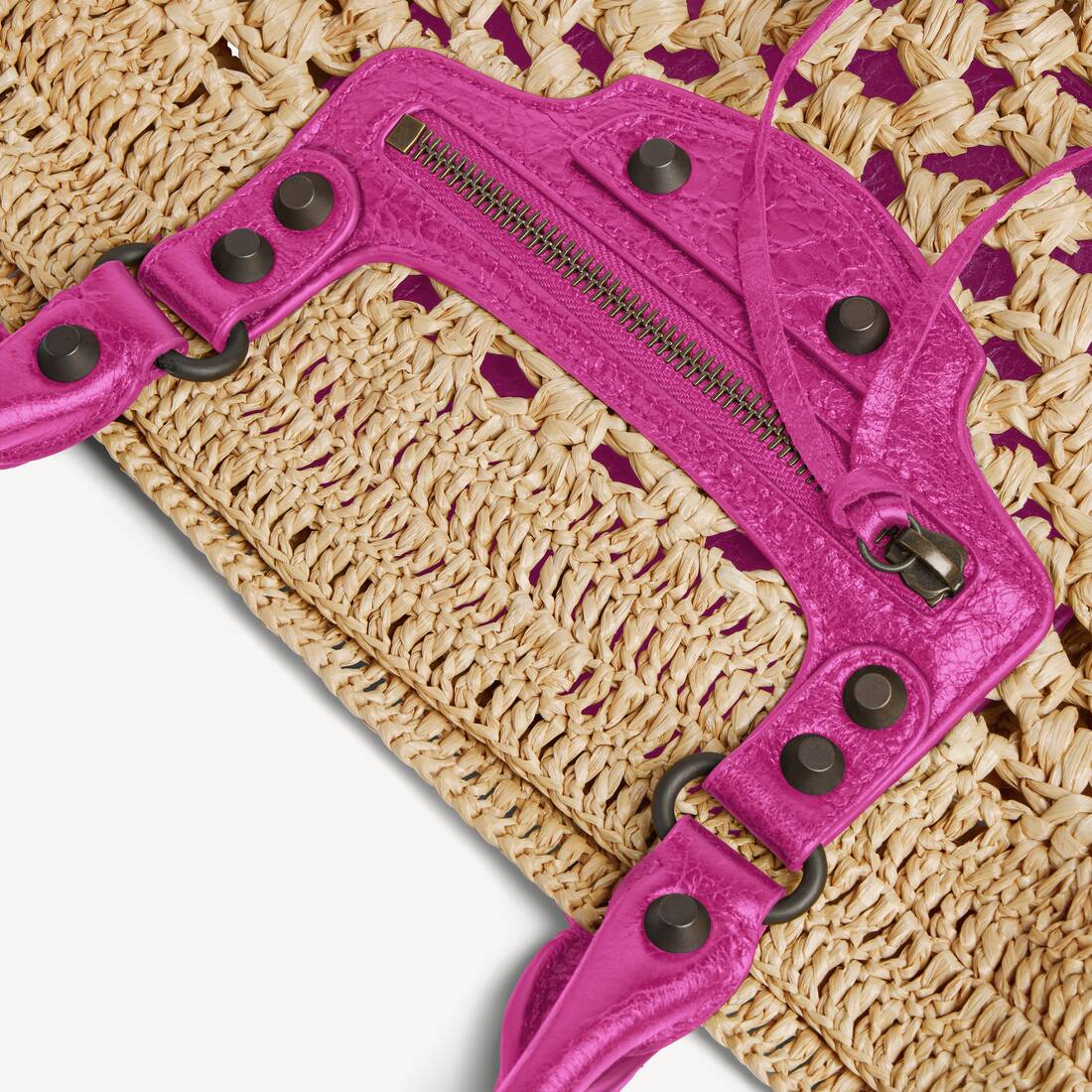 Women's Le City Basket Small in Beige/azalee | Balenciaga Japan EN - Image 6