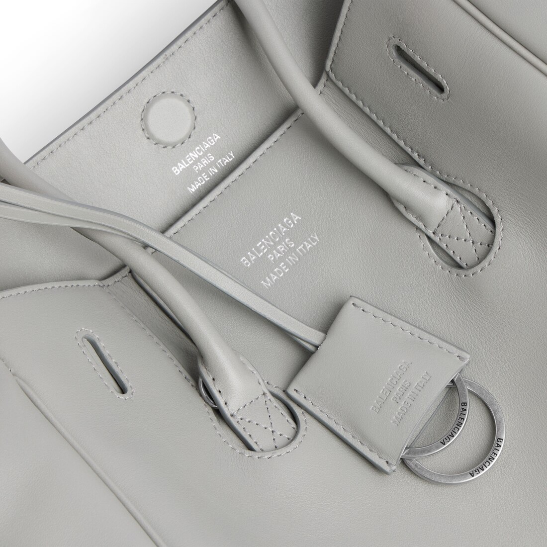Women's Hampton Carry All Bag Mini in Grey | Balenciaga NL