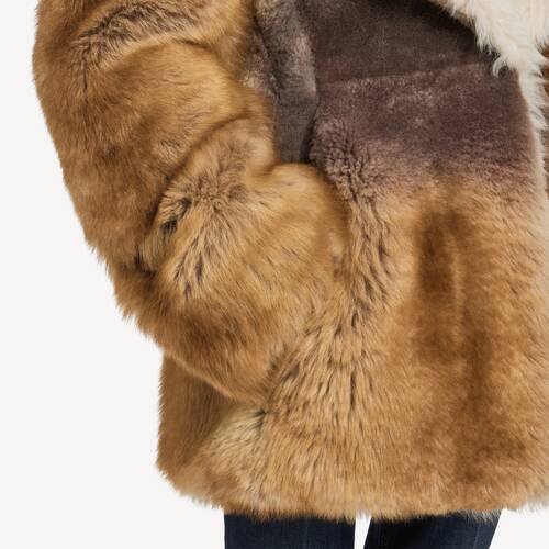 geformte shearling-jacke